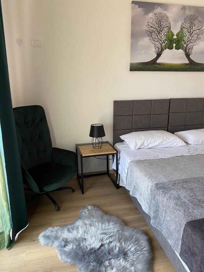 Maris Apartment *