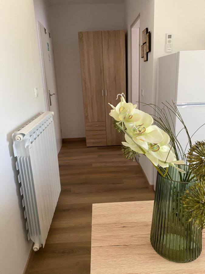 Maris Apartment *